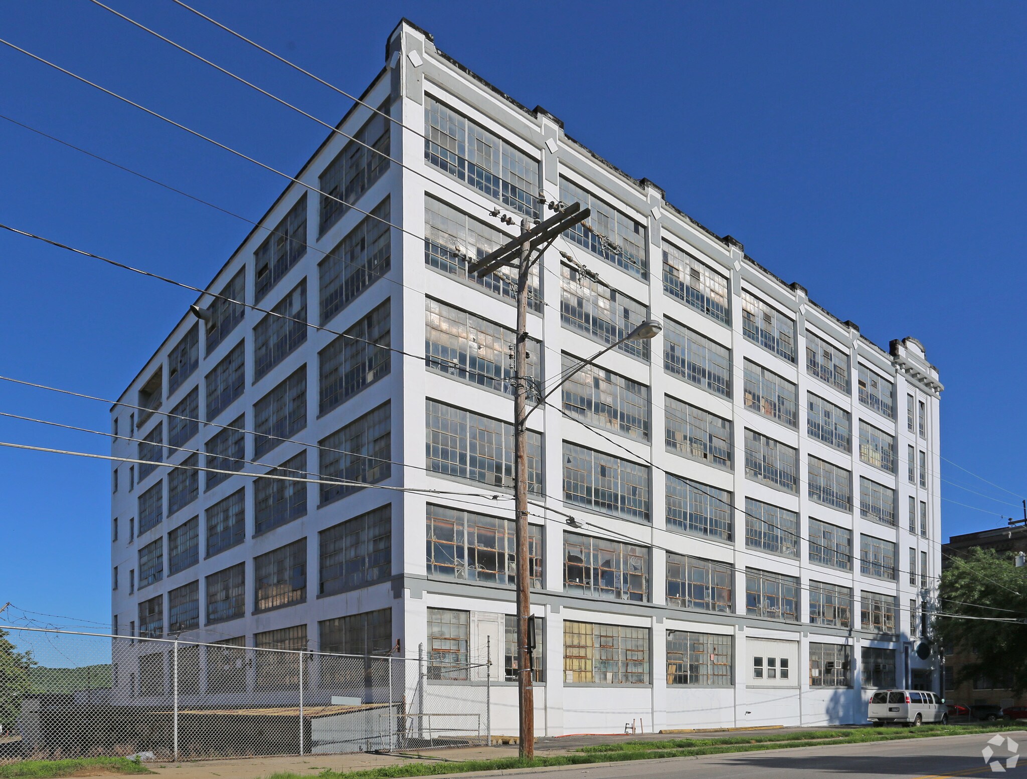 3265 Colerain Ave, Cincinnati, OH à vendre Photo principale– Image 1 sur 4