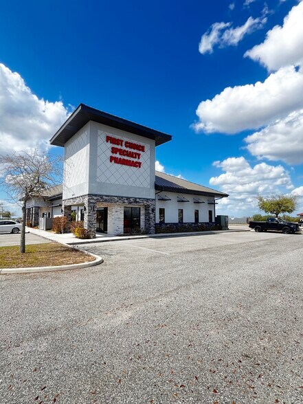 109 Park Place Blvd, Davenport, FL à louer - Photo de l’immeuble – Image 2 sur 4