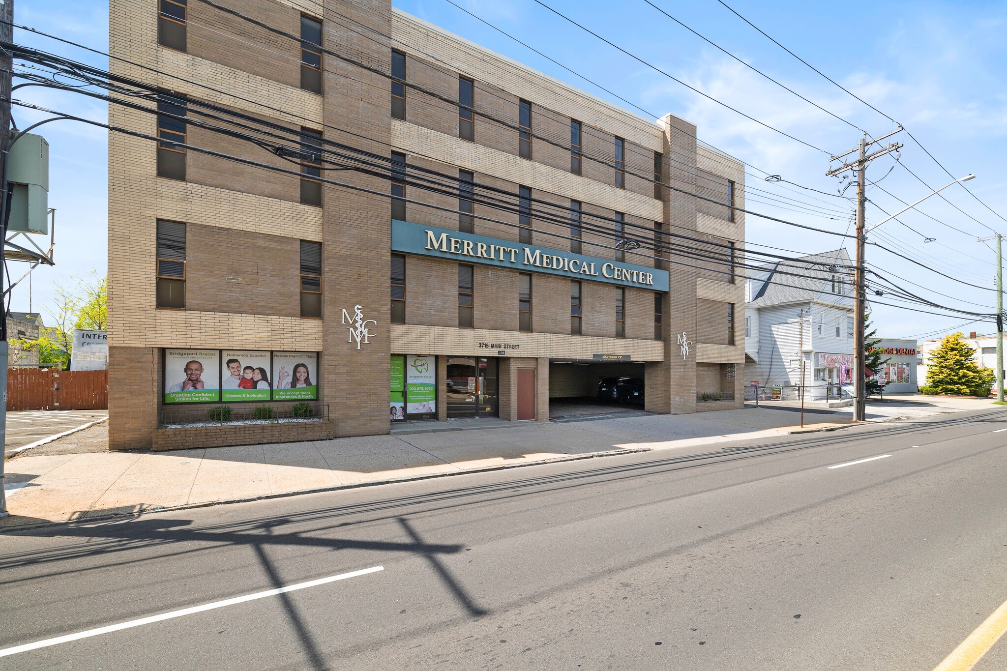 3715 Main St, Bridgeport, CT à louer Photo principale– Image 1 sur 22