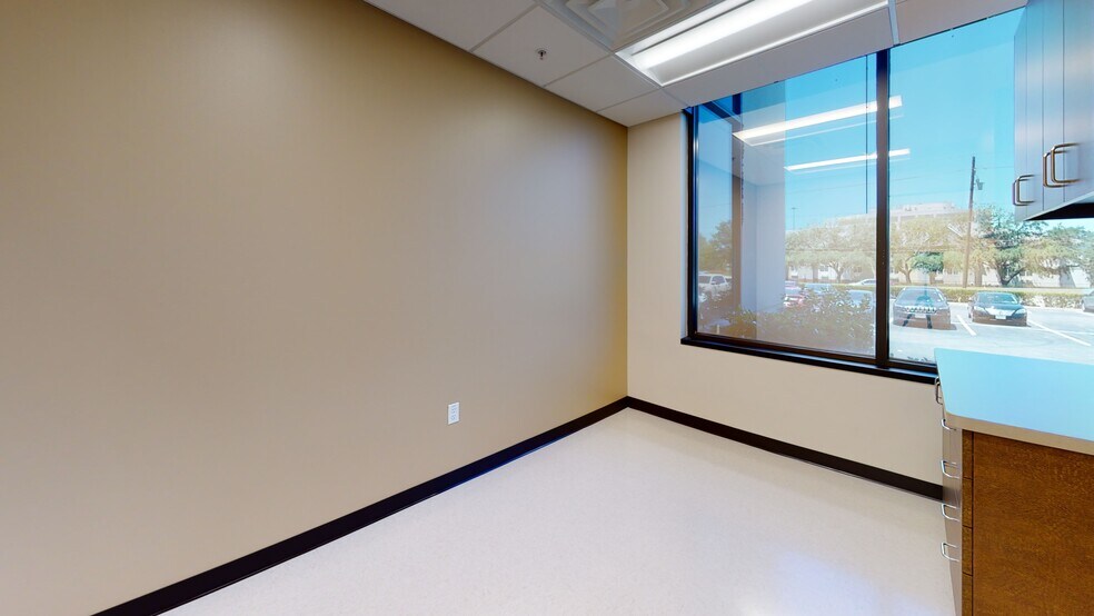 12606 Greenville Ave, Dallas, TX à louer - Photo intérieure – Image 1 sur 13