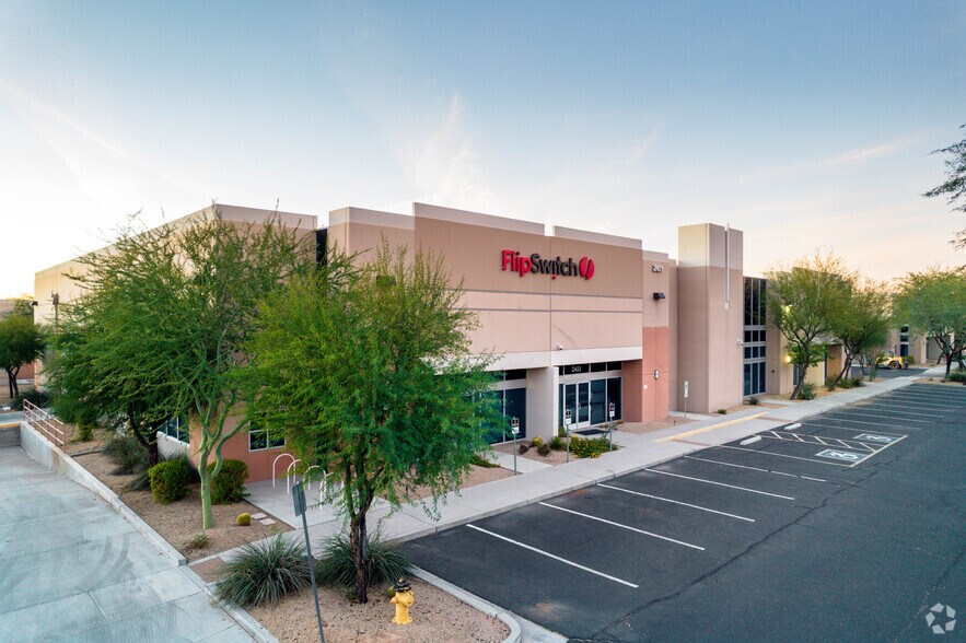 2461 N Arizona Ave, Chandler, AZ à louer - Photo principale – Image 1 sur 4