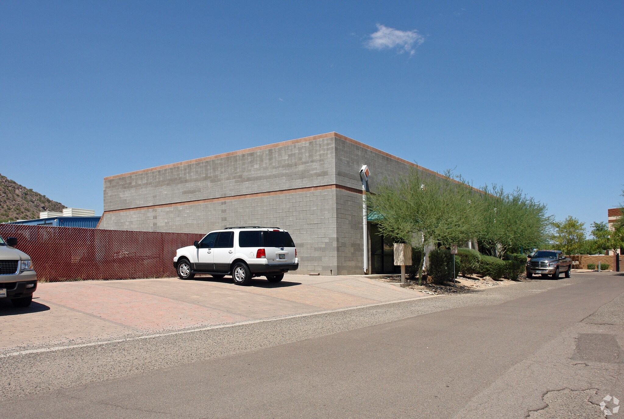 2232 E Rose Garden Loop, Phoenix, AZ à louer Photo principale– Image 1 sur 9