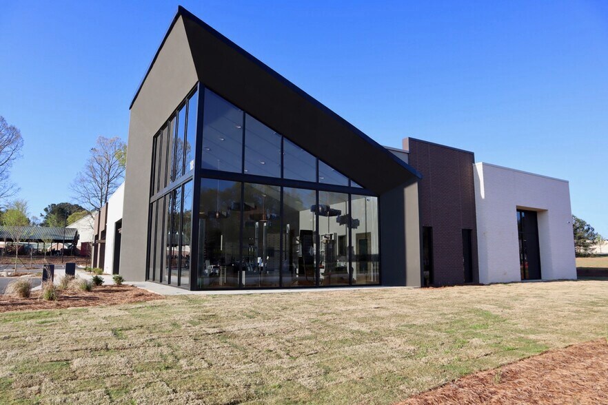 185 Glenda Trce, Newnan, GA à louer - Photo de l’immeuble – Image 2 sur 10