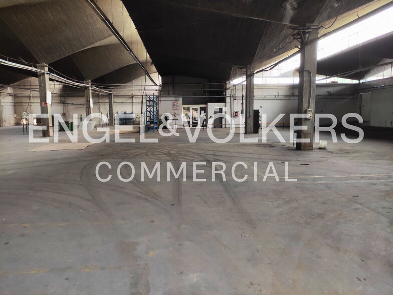 Industriel/Logistique dans San Sebastián de los Reyes, Madrid à louer - Photo de l’immeuble – Image 2 sur 2