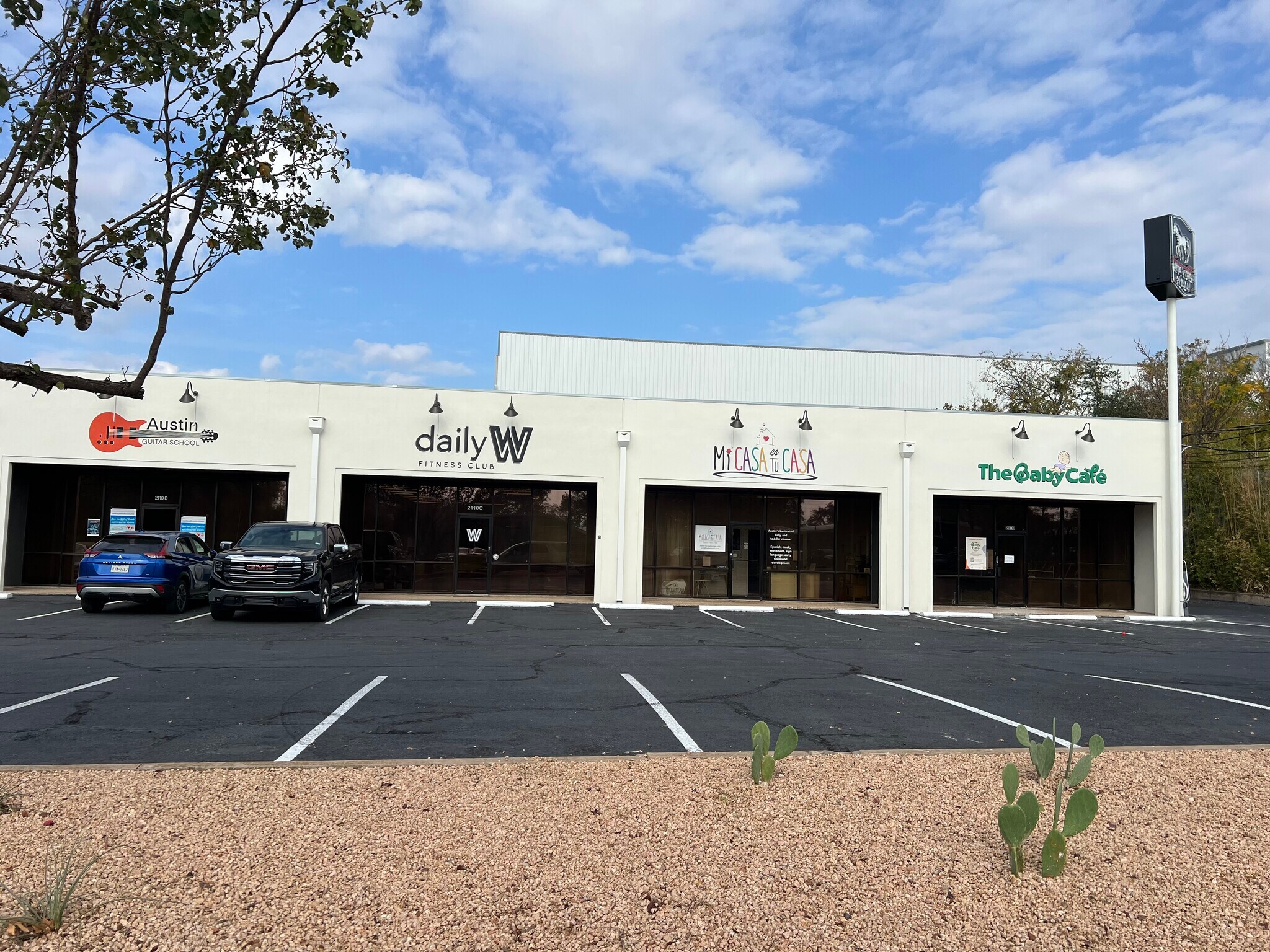 2110 Whitehorse Trl, Austin, TX à louer Photo de l’immeuble– Image 1 sur 6