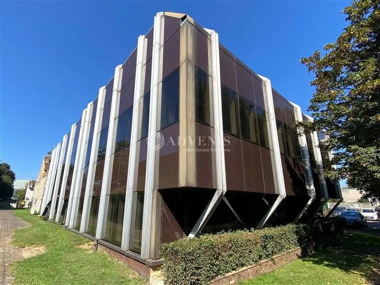 Bureau dans Malakoff à louer - Photo de l’immeuble – Image 1 sur 12
