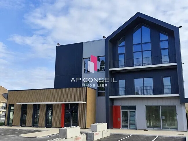 Plus de détails pour Bureau, Local commercial à louer