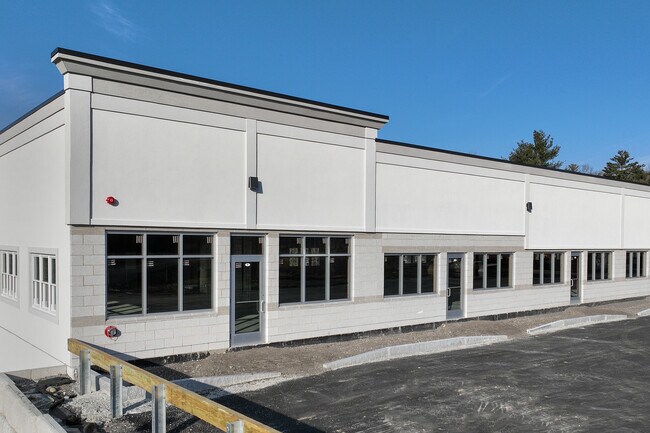 Plus de détails pour 64 Forest Ridge Dr, Rowley, MA - Local d'activités à louer