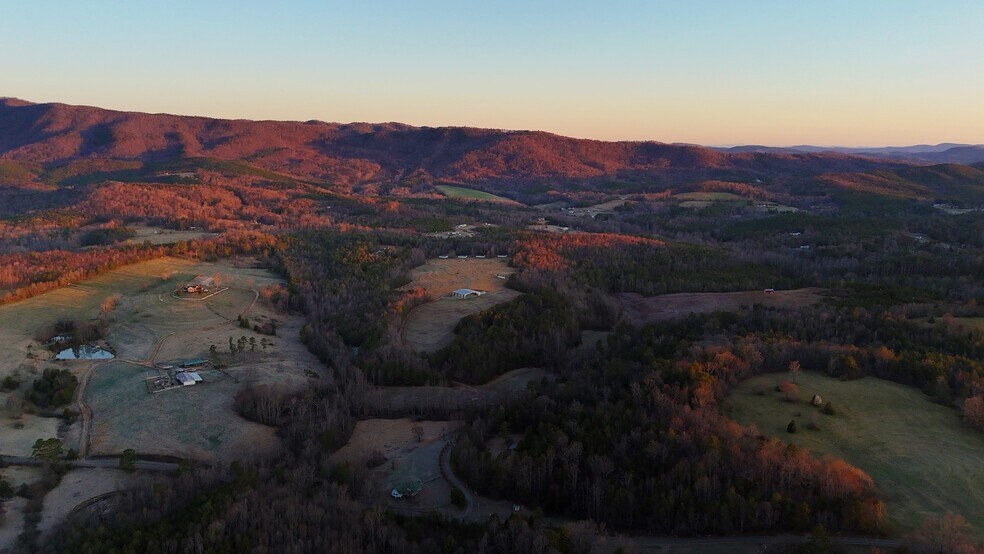 142 Mace Rd, Casar, NC à vendre - Photo de l’immeuble – Image 3 sur 35