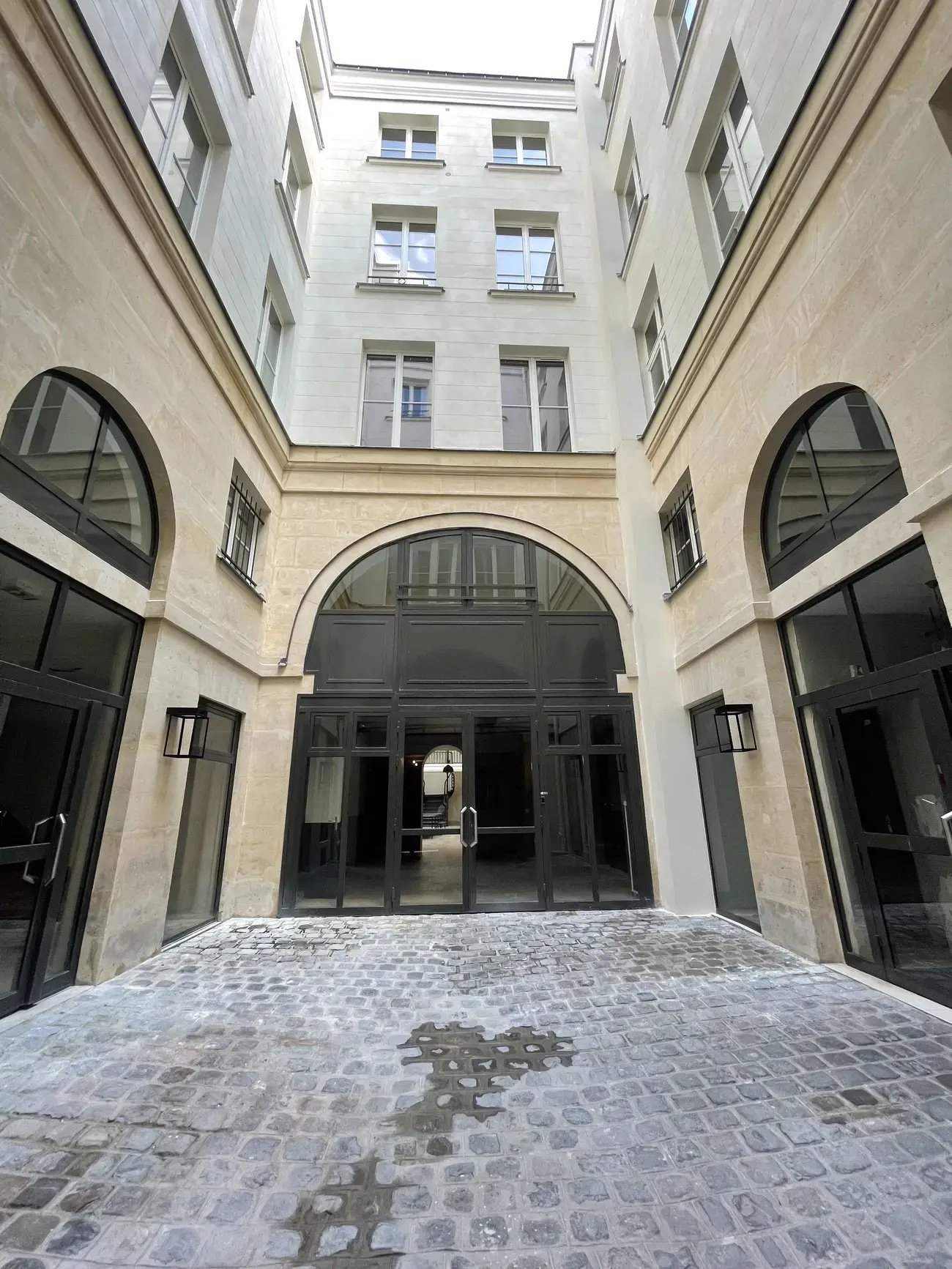12 Rue Du Sentier, Paris à louer Photo de l’immeuble– Image 1 sur 9