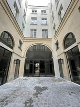 12 Rue Du Sentier, Paris à louer Photo de l’immeuble– Image 1 sur 9