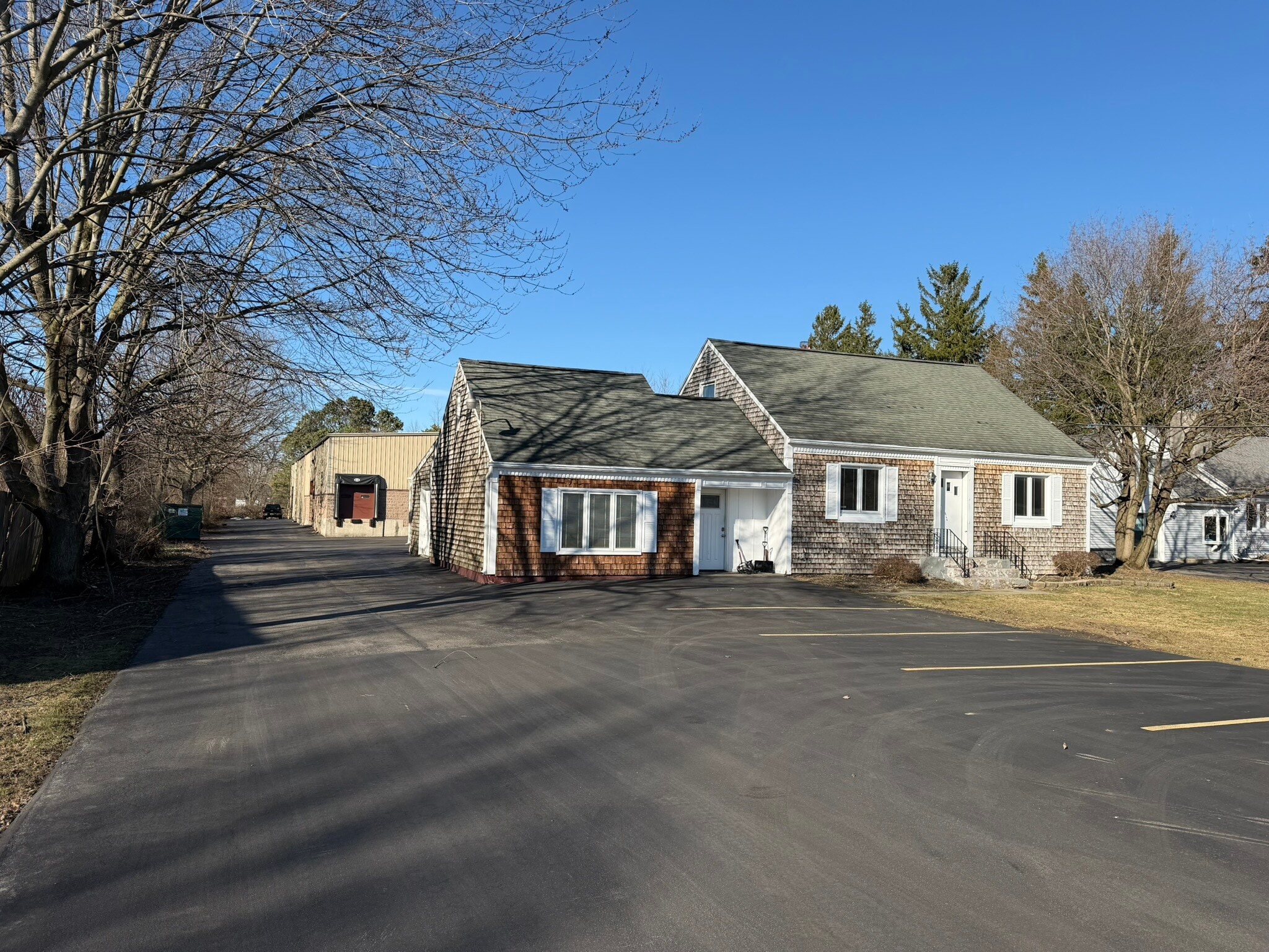 9120 Main St, Clarence, NY à vendre Photo principale– Image 1 sur 8