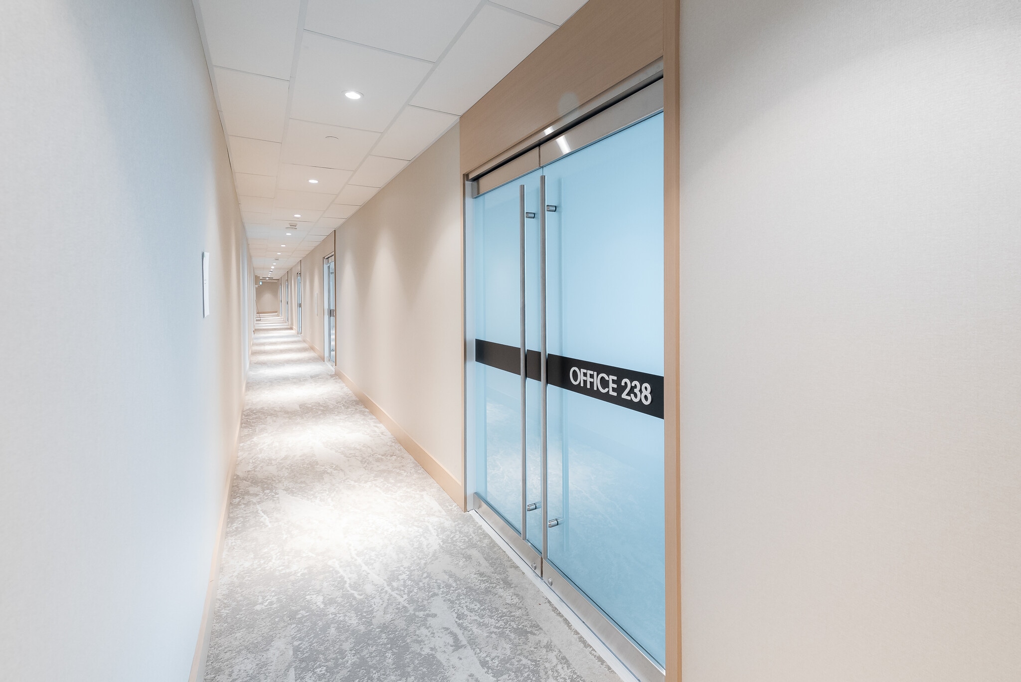 3328 No. 3 Rd, Richmond, BC à louer Photo intérieure– Image 1 sur 6