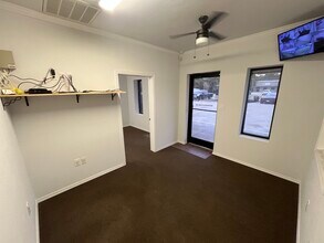 4305 FM 1187, Burleson, TX à louer Photo intérieure– Image 2 sur 9