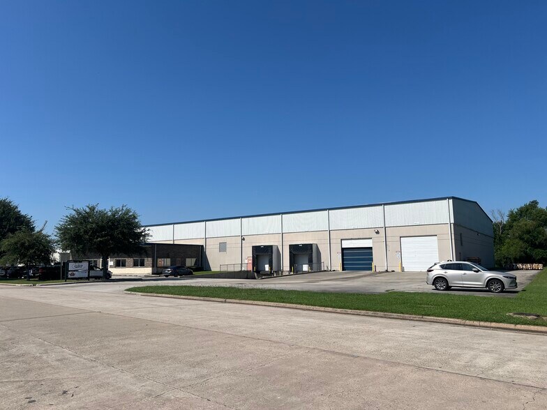 14341 Interdrive W, Houston, TX à vendre - Photo de l’immeuble – Image 2 sur 6