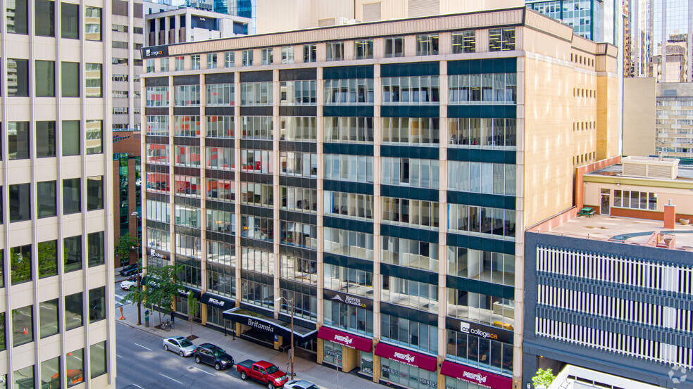 703 6 Av SW, Calgary, AB à louer - Photo de l’immeuble – Image 2 sur 4