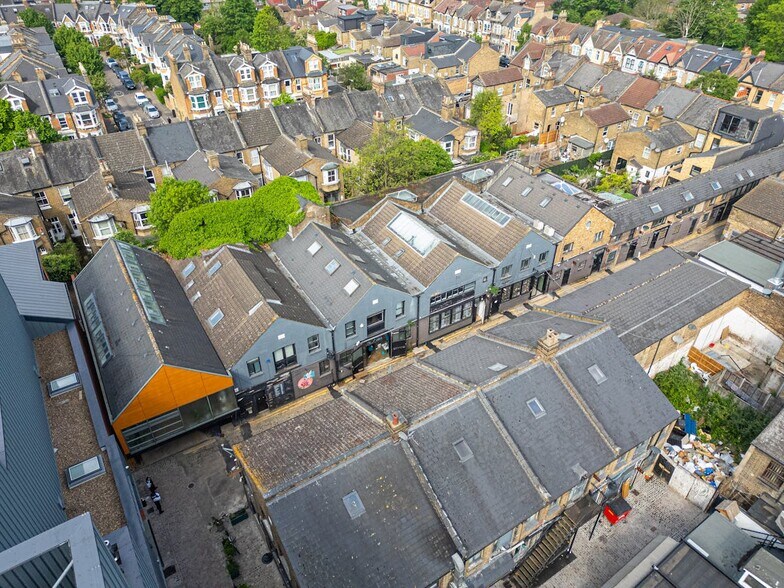 17-37 Hatherley Mews, Londres à louer - Photo de l’immeuble – Image 1 sur 2