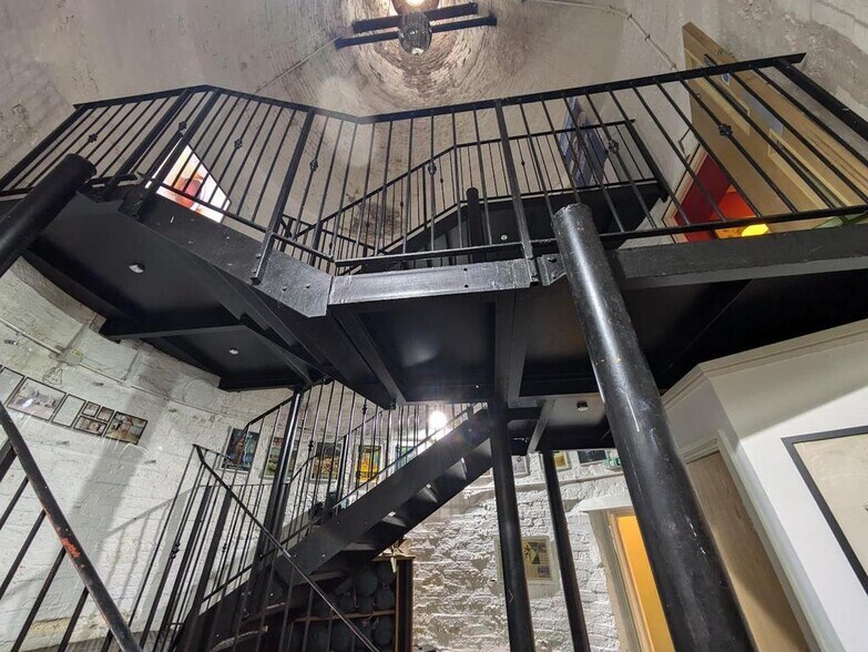 Grange Rd, Tongham à vendre - Photo de l’immeuble – Image 3 sur 8