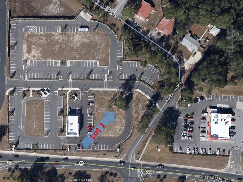 2400 NE 49th Ter, Ocala, FL à louer - Photo de l’immeuble – Image 3 sur 5
