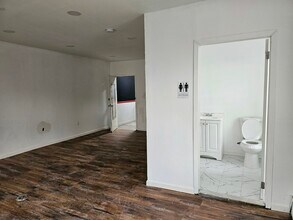 2914 Glenwood Rd, Brooklyn, NY à louer Photo intérieure– Image 2 sur 2