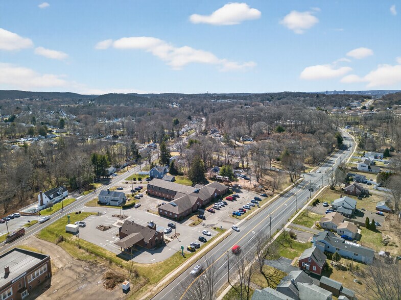 444 Foxon Rd, East Haven, CT à vendre - Aérien – Image 3 sur 43