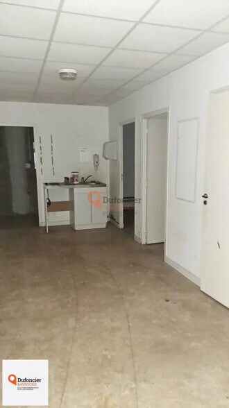 Local commercial dans Chauvigny à louer - Photo de l’immeuble – Image 3 sur 4