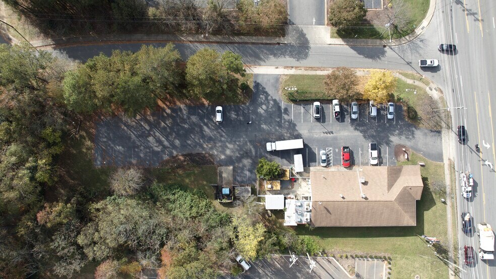 4400 Sunset Rd, Charlotte, NC à louer - Photo de l’immeuble – Image 2 sur 11