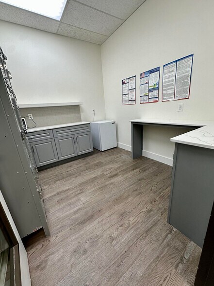 14221-14239 Inwood Rd, Dallas, TX à louer - Photo de l’immeuble – Image 3 sur 12