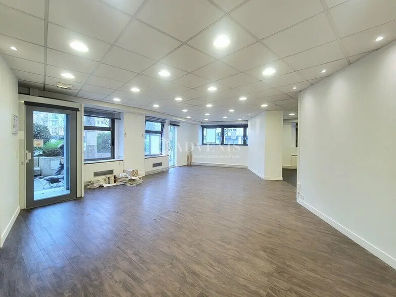 Local commercial dans La Garenne-Colombes à louer - Photo intérieure – Image 2 sur 7