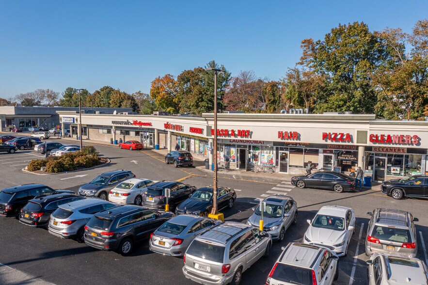 660 Mclean Ave, Yonkers, NY à louer - Photo de l’immeuble – Image 2 sur 10
