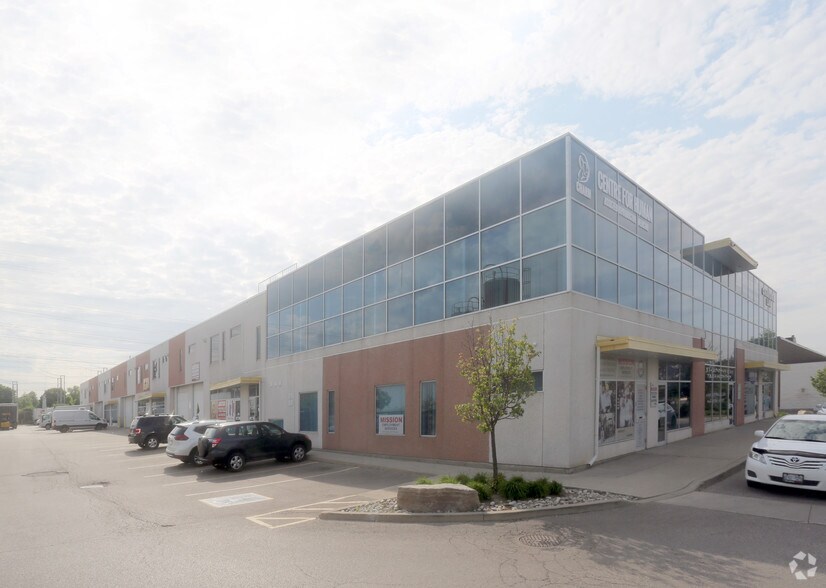 101 Westmore Dr, Toronto, ON à vendre - Photo de l’immeuble – Image 3 sur 3