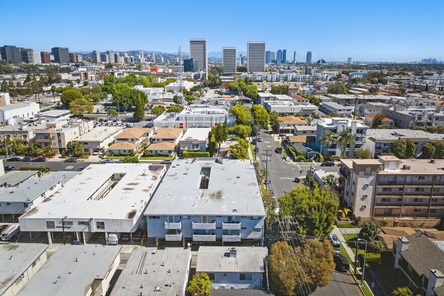 11565 Iowa Ave, Los Angeles, CA à vendre - Aérien – Image 2 sur 26