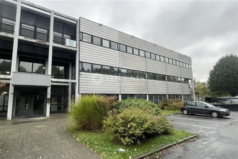 Bureau dans Tremblay-en-France à louer - Photo de l’immeuble – Image 1 sur 9
