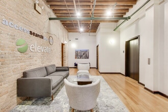 607 W Fulton St, Chicago, IL à louer Hall d’entrée– Image 2 sur 6