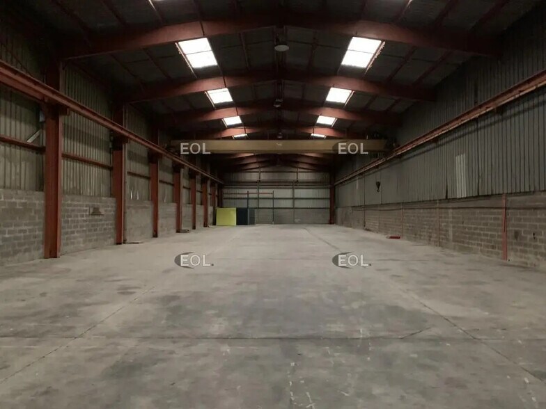 Local d’activités dans SAINT-OUEN-L'AUMONE à louer - Photo de l’immeuble – Image 2 sur 6