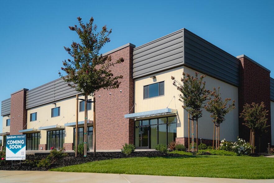 285 Nagareda Dr, Gilroy, CA à louer - Photo de l’immeuble – Image 3 sur 11