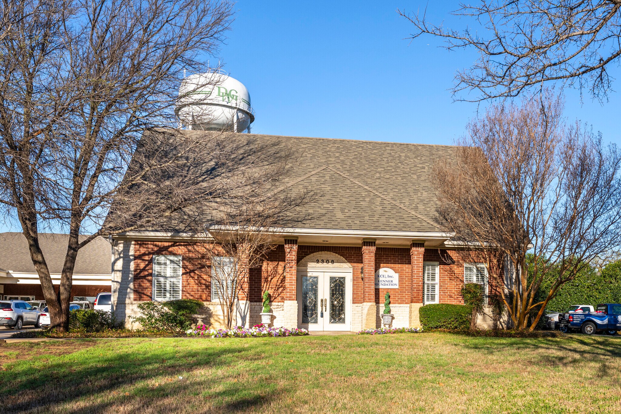 2308 Michigan Ct, Arlington, TX à vendre Photo de l’immeuble– Image 1 sur 10