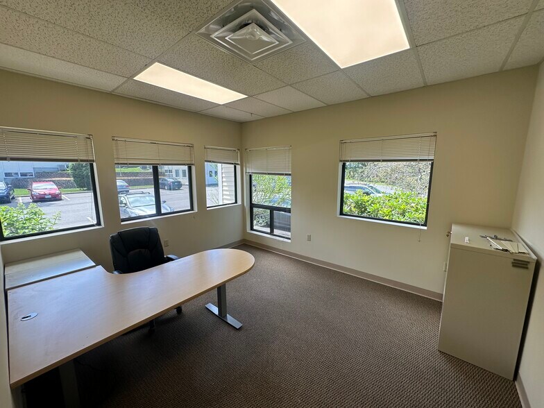 380 Harvey Rd, Manchester, NH à louer - Photo de l’immeuble – Image 3 sur 10