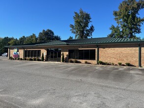 711 Tilghman Dr, Dunn, NC à louer Photo de l’immeuble– Image 1 sur 2
