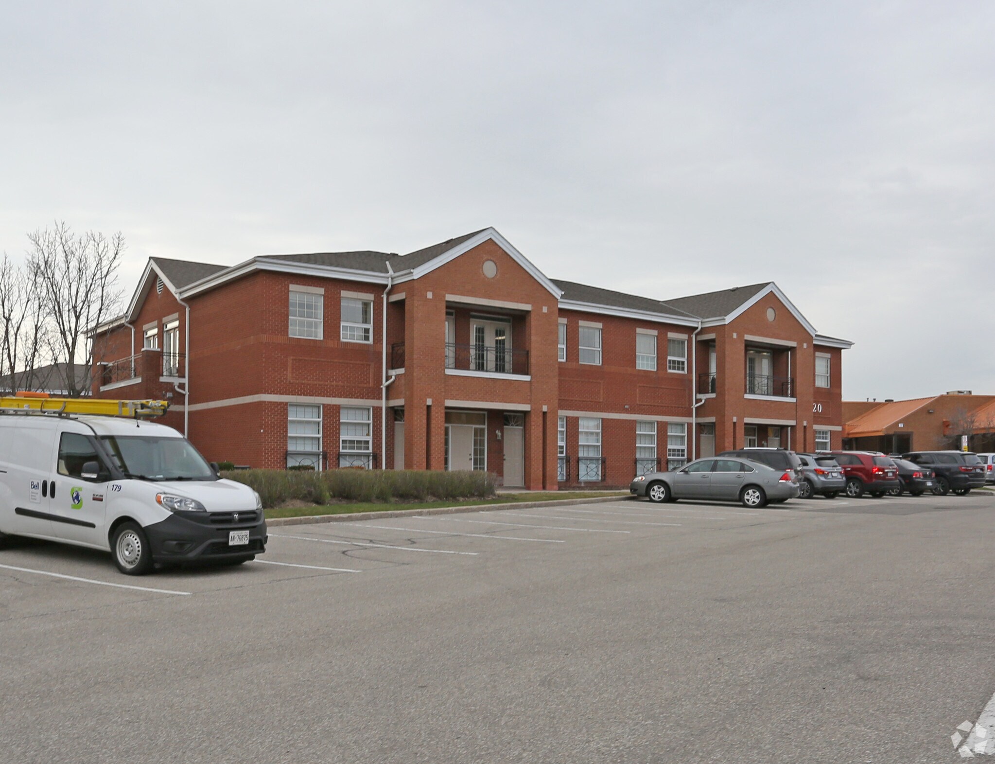 5720 Timberlea Blvd, Mississauga, ON à louer Photo principale– Image 1 sur 6