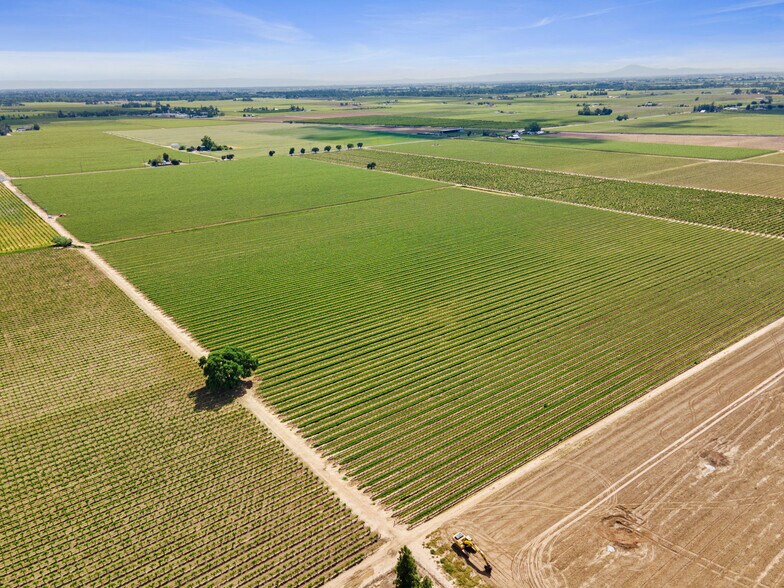 3463 Peltier Rd., Acampo, CA à vendre - Aérien – Image 3 sur 20