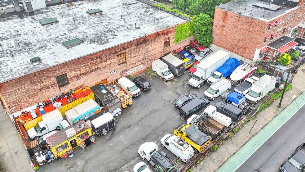 Park Avenue Industrial Package portefeuille de 2 biens à vendre sur LoopNet.fr - Photo de l’immeuble – Image 3 sur 63