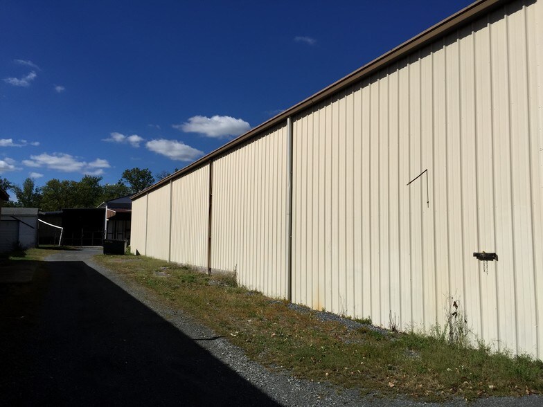 6711-422 Perkiomen Ave, Birdsboro, PA à louer - Photo de l’immeuble – Image 2 sur 11