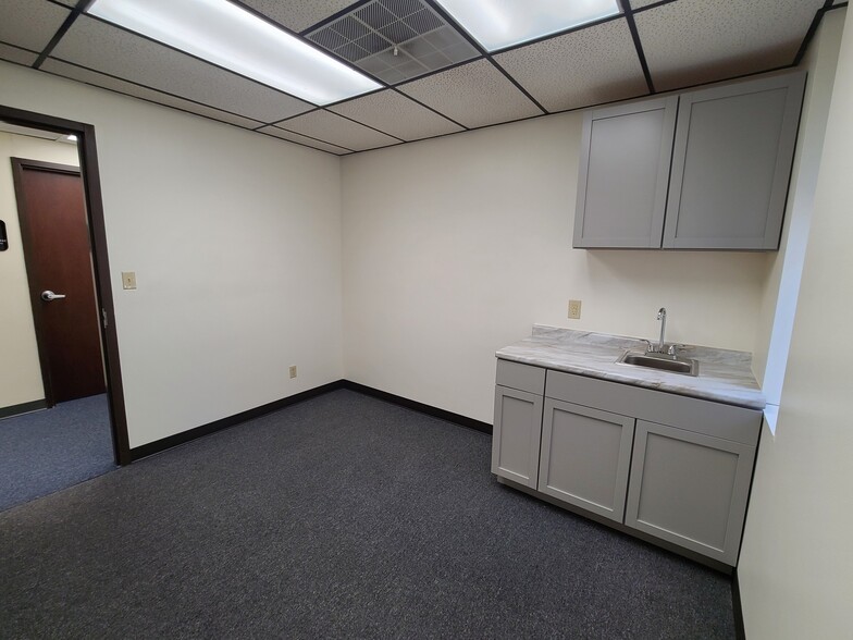 2555 S Dixie Dr, Kettering, OH à louer - Photo intérieure – Image 3 sur 5