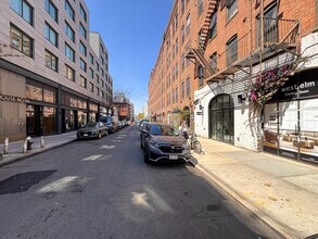 94 N 3rd St, Brooklyn, NY à louer Autre– Image 1 sur 4