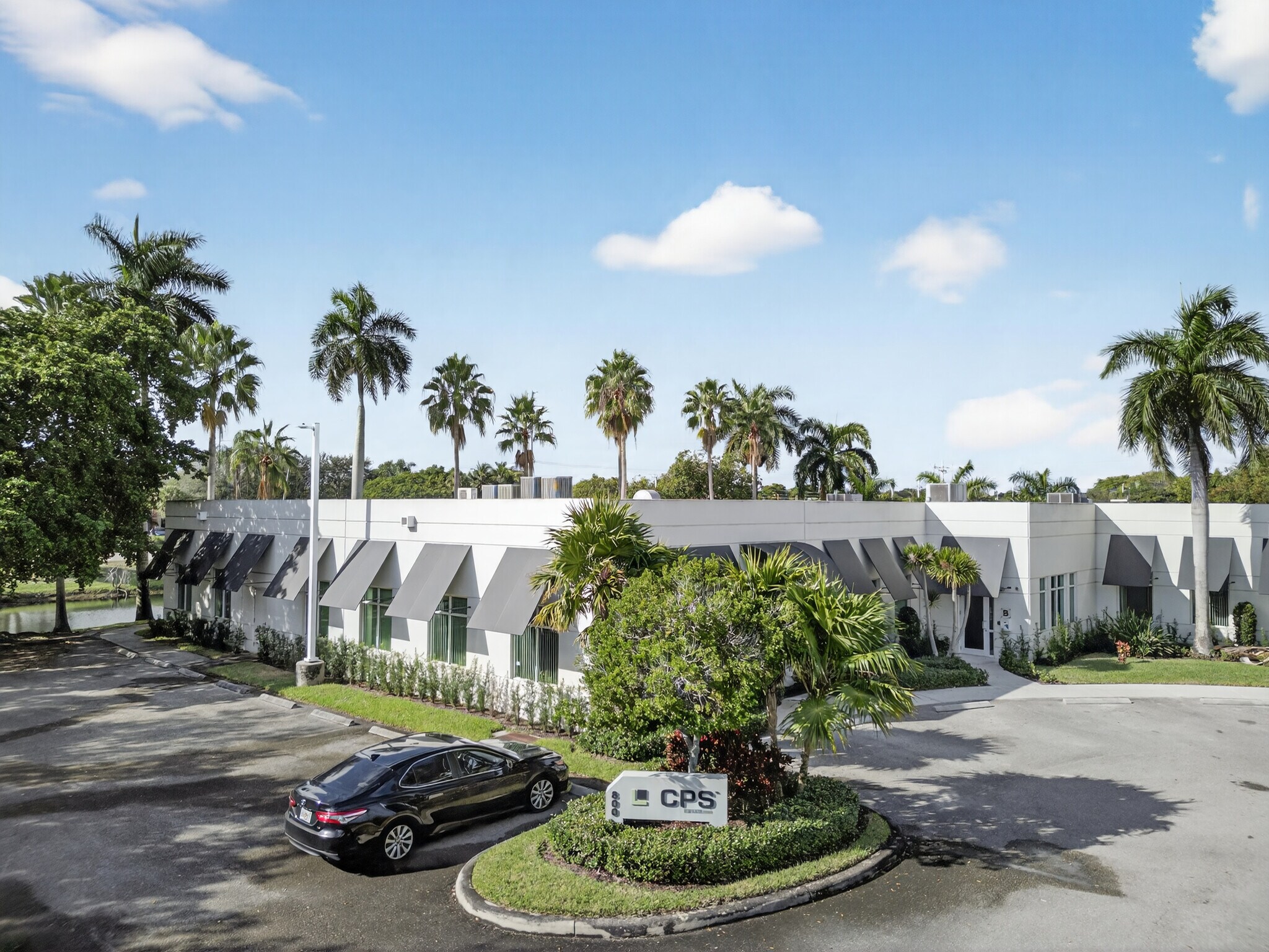 800 NW 17th Ave, Delray Beach, FL à louer Photo de l’immeuble– Image 1 sur 12