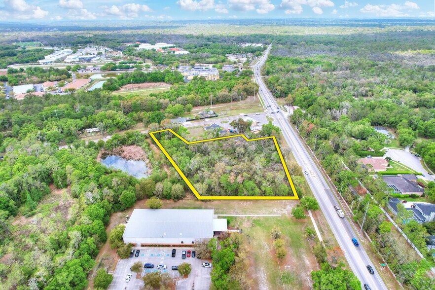5708 Lithia Pinecrest Rd, Lithia, FL à vendre - Photo de l’immeuble – Image 3 sur 7