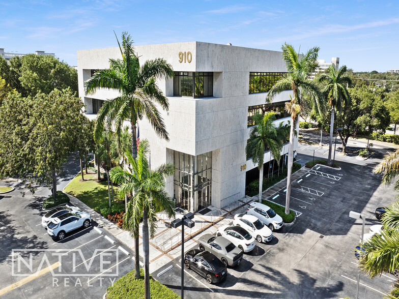 910 SE 17th St, Fort Lauderdale, FL à louer - Photo de l’immeuble – Image 1 sur 37