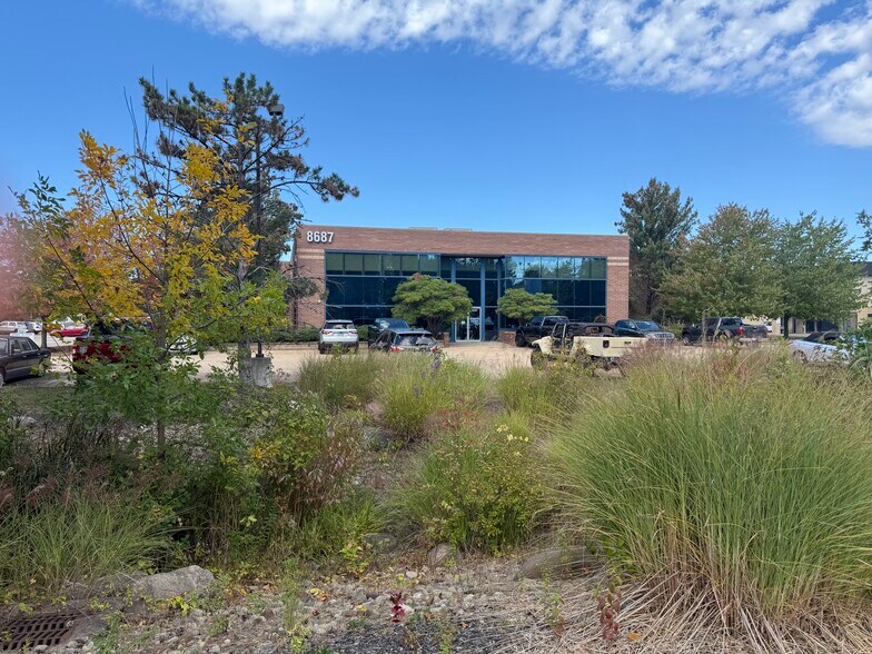 8687 Tyler Blvd, Mentor, OH à vendre - Photo de l’immeuble – Image 2 sur 6