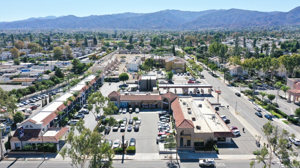 1252 W 6th St, Corona, CA à vendre - Photo de l’immeuble – Image 2 sur 13